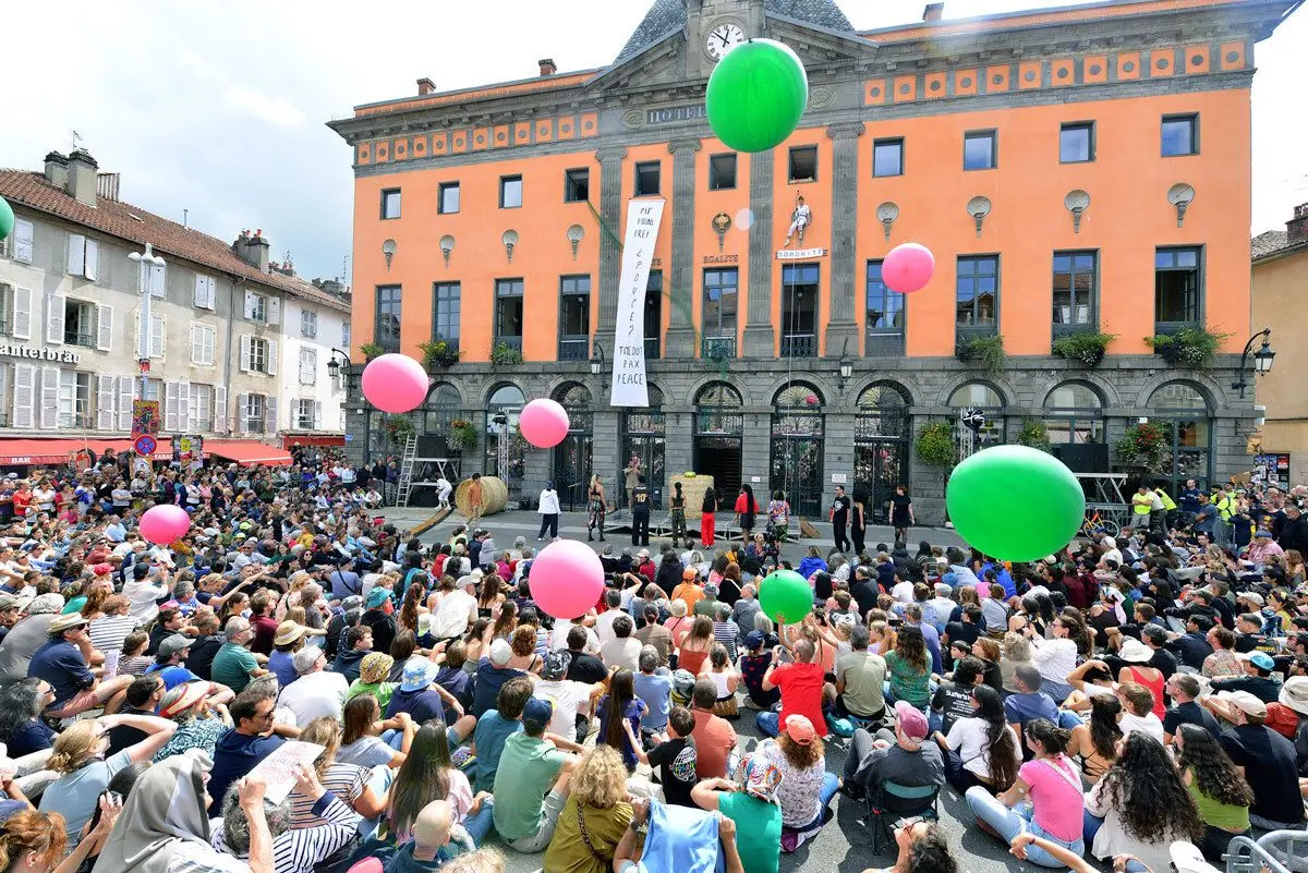 Programme du Festival de Th&eacute;&acirc;tre de Rue d'Aurillac 2026