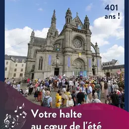 Programme du Grand Pardon de Sainte-Anne-d'Auray 2026 : processions, messe solennelle et veill&eacute;e aux flambeaux les 25 et 26 juillet