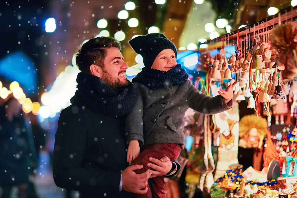 Programme du March&eacute; de No&euml;l de Paris La D&eacute;fense 2026 : parades, patinoire et animations festives