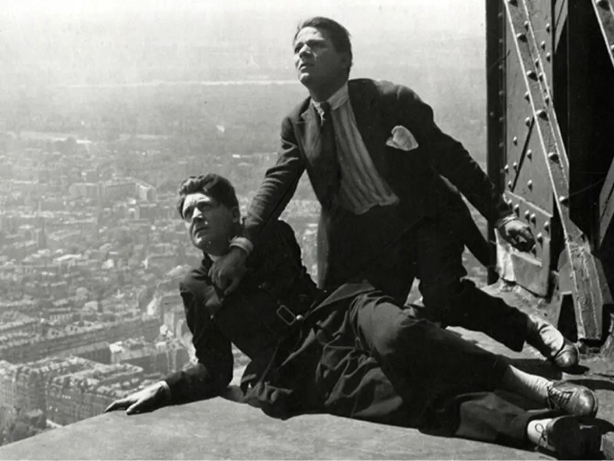 Projection - Paris qui dort