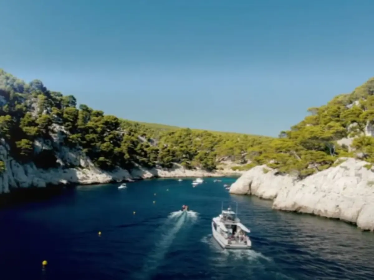 Promenade en bateau dans les calanques de Cassis depuis Bandol