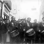 Quand Fifres et Tambours promènent les Boeufs Gras