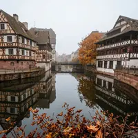 Quartier de la petite France à Strasbourg en automne DR