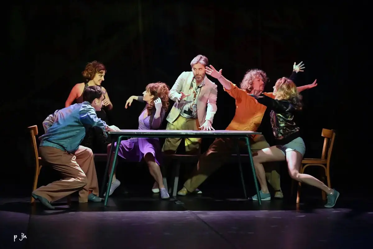 Quelque chose à te dire par la Cie Estro