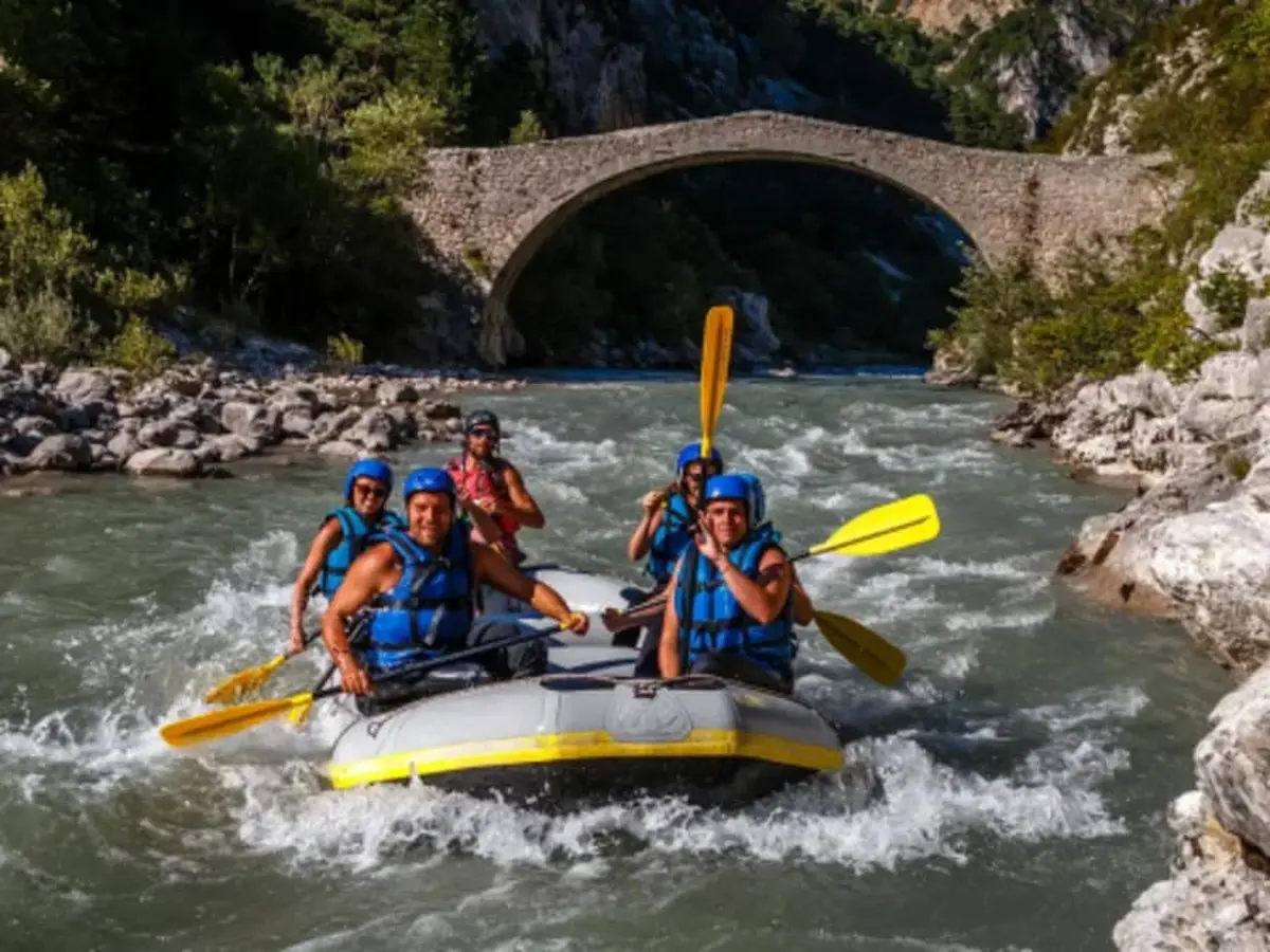 Rafting découverte dans les Gorges du Verdon (04)