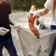 Ramassage Des Déchets Sauvages Au Pont Du Diable
