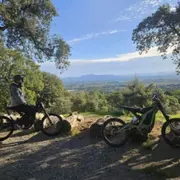 Randonnée accompagnée à moto électrique à Roquebrune-sur-Argens