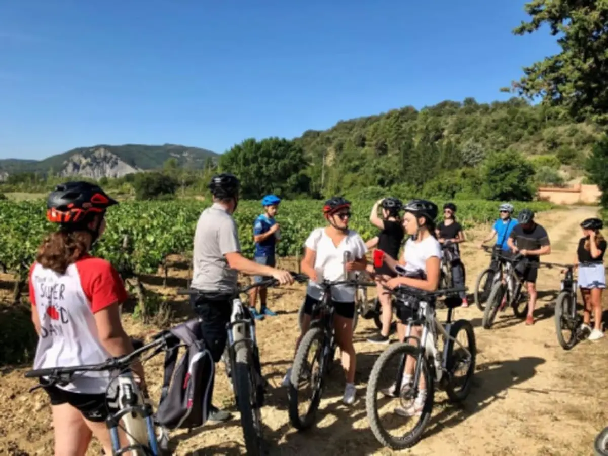 Randonnée en vélo électrique et dégustation à Bourg-Saint-Andéol