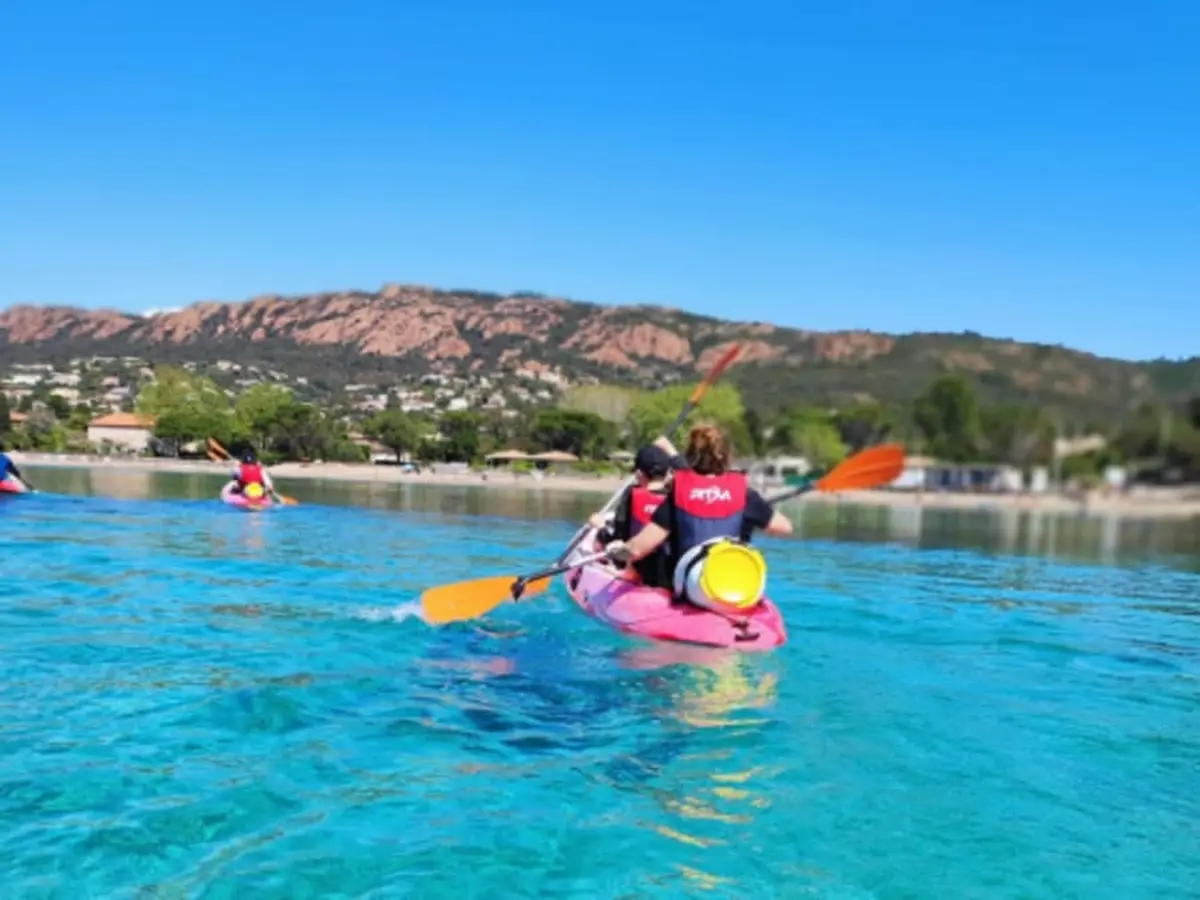 Randonnée encadrée en kayak à Agay (83)