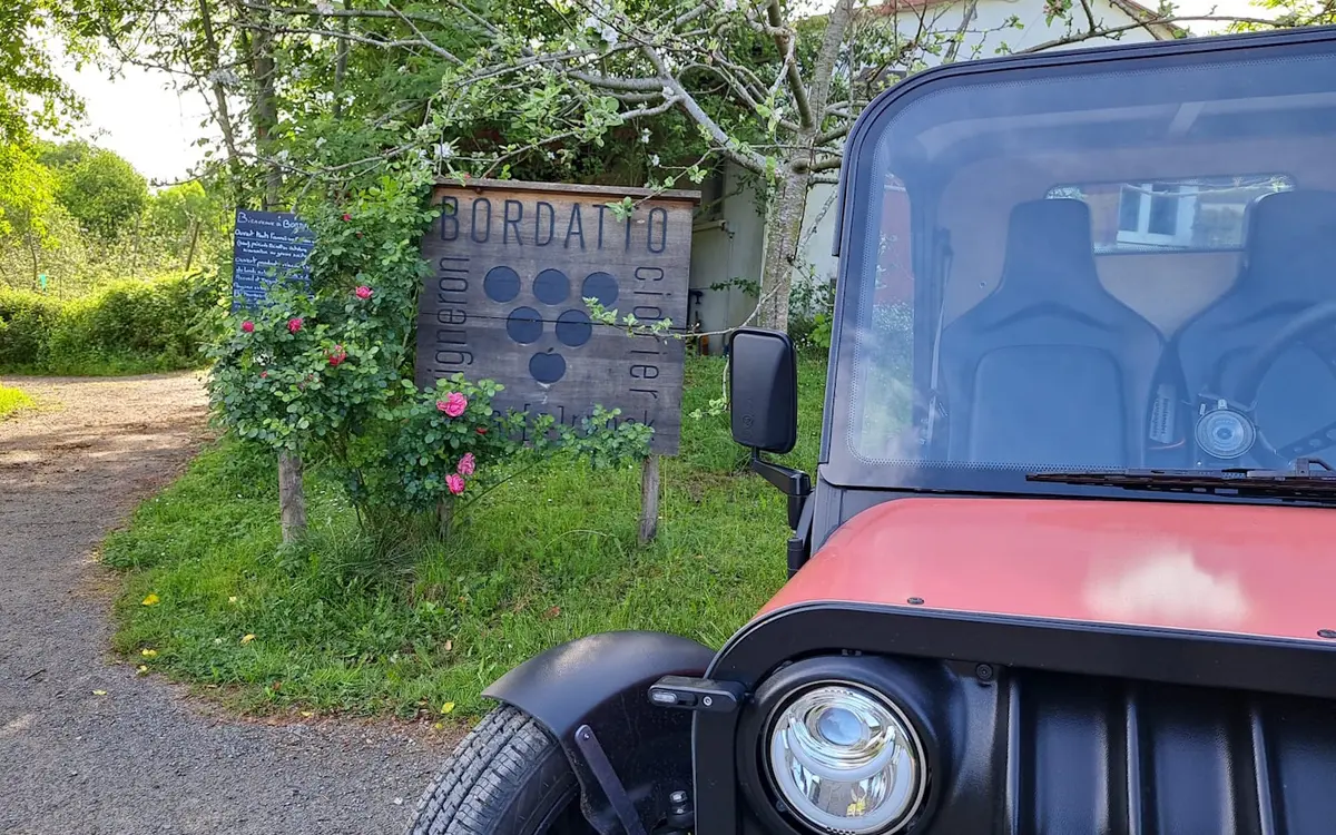 Randonnée gourmande en quadricycle électrique avec E-Pottok et découverte de la cidrerie Bordatto
