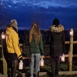 Randonnée nocturne aux lanternes LED au Mont Saint-Michel