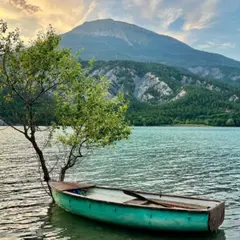 Randonnée pédestre autour du Lac de Serre-Ponçon