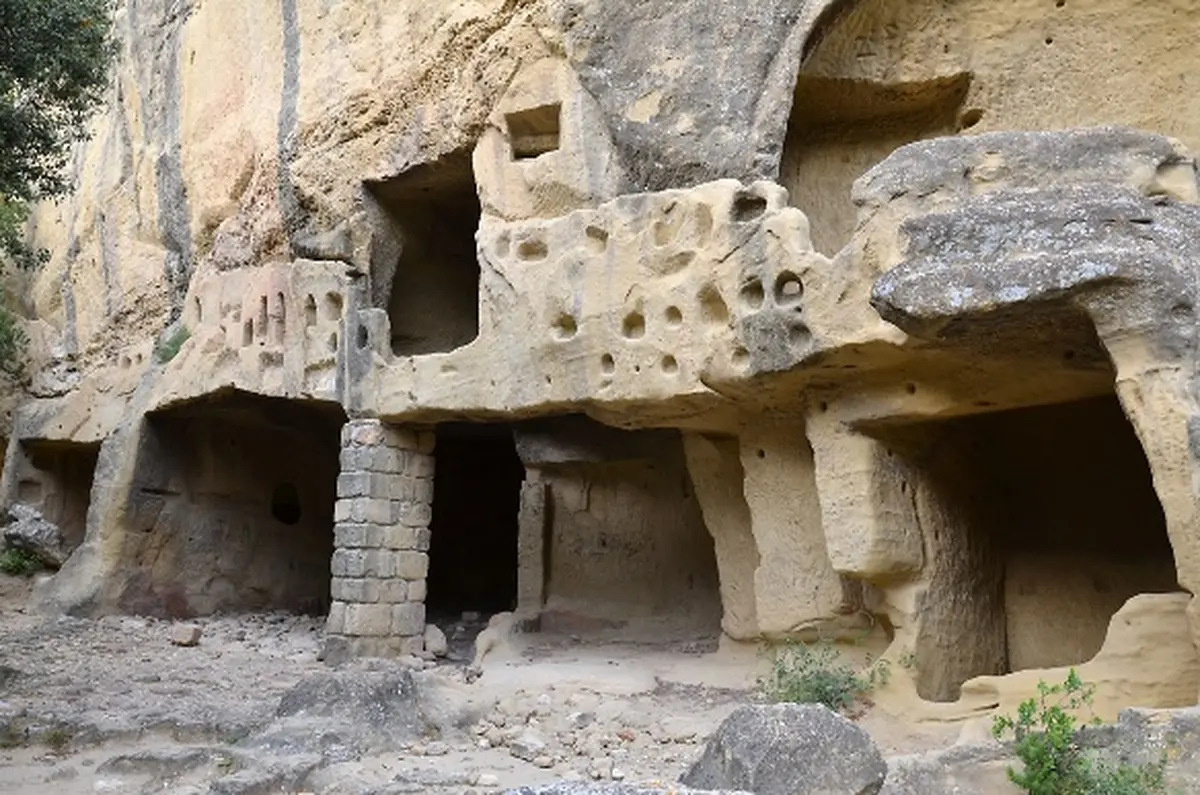 Randonnée Vignoble Grottes de Calès - Lamanon