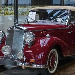 Rassemblement de passionnés du patrimoine automobile