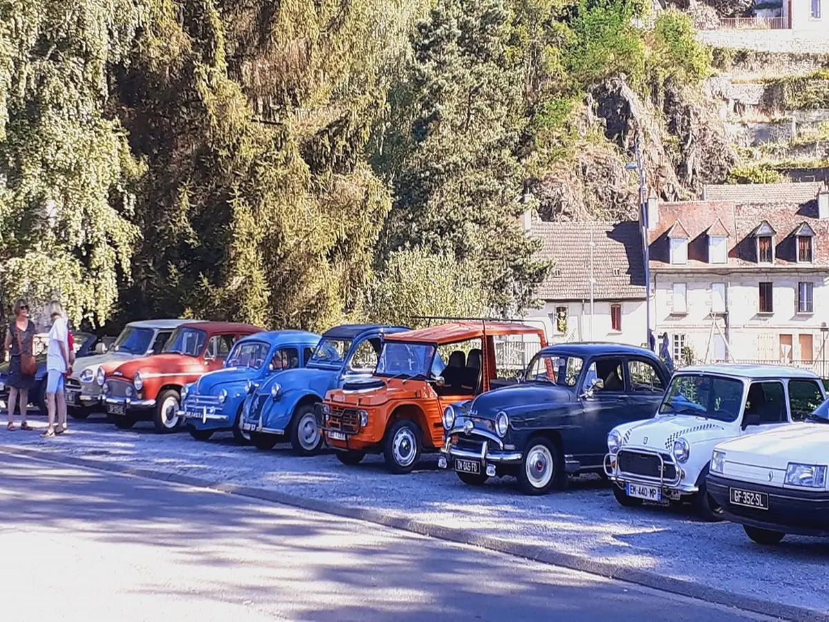 Rassemblement de véhicules anciens