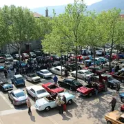 Rassemblement de voitures anciennes ( SAVA)