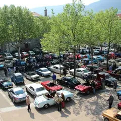 Rassemblement de voitures anciennes ( SAVA)