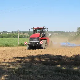 Rassemblement des Tracteurs Rouges