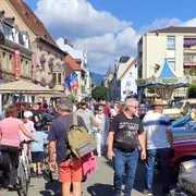 Rassemblement du 4e dimanche à Guebwiller - exposition de voitures anciennes
