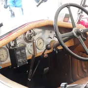 Rassemblement mensuel de véhicules de collection et d'exception