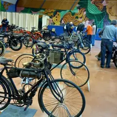 Rassemblement motos ancêtres à Saint-Salvadou