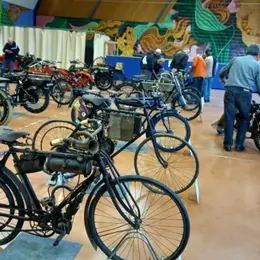 Rassemblement motos ancêtres à Saint-Salvadou