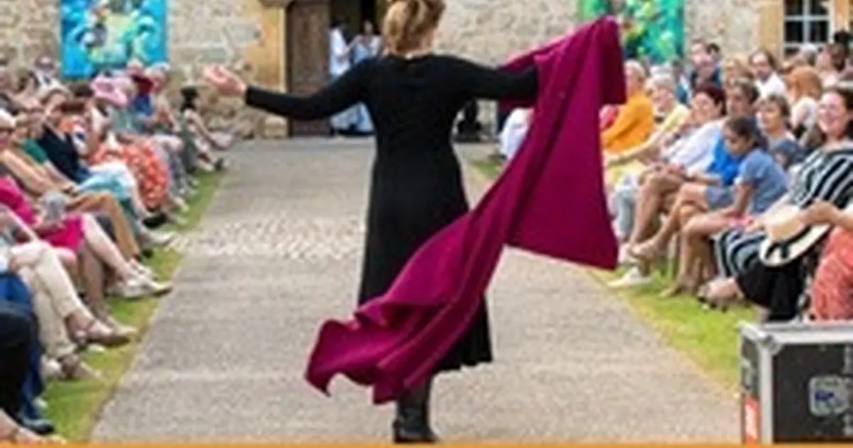 Récital et défilé de mode au Château du Cayrou