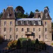 Reconstitution d'un poste de commandement au Château Bel Esnault