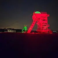 Les puits IV et V vus de plus loin DR