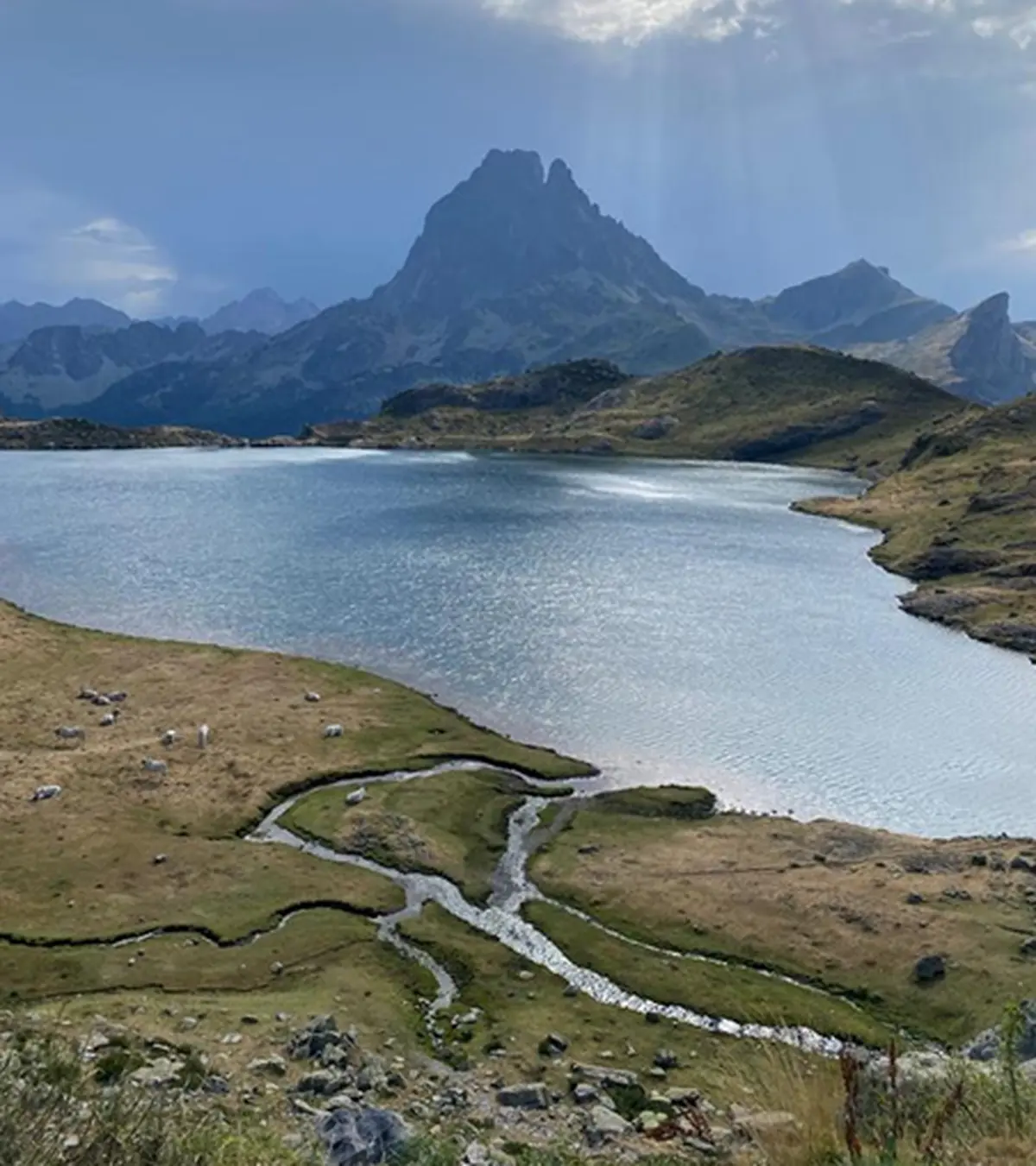 Regards croisés sur les lacs des Pyrénées face au changement climatique