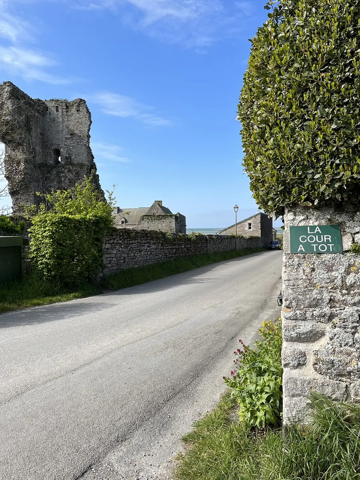 Regnéville ouvre ses jardins aux artistes