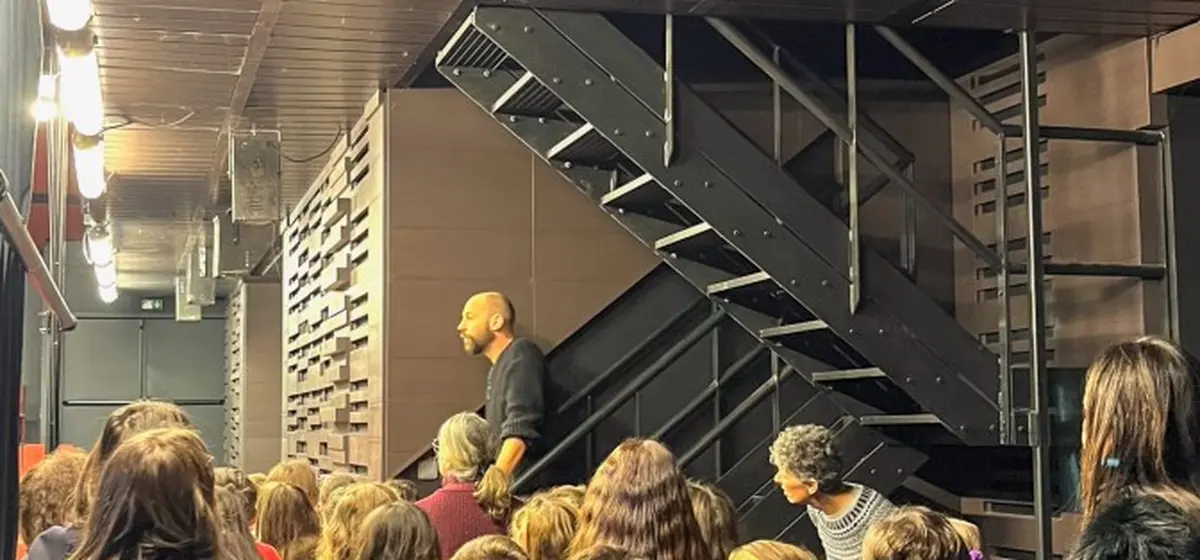 Rendez-vous Curieux : visite du théâtre de l'Usine