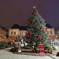 Sur la place du Parlement, trône fièrement la Boîte aux Lettres du Père Noël &copy; Arnaud Loubry