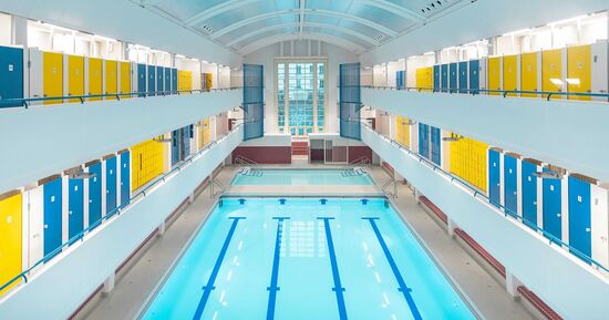 R&eacute;ouverture de la Piscine Ch&acirc;teau-Landon : le plus ancien bassin couvert de France accueille &agrave; nouveau les nageurs