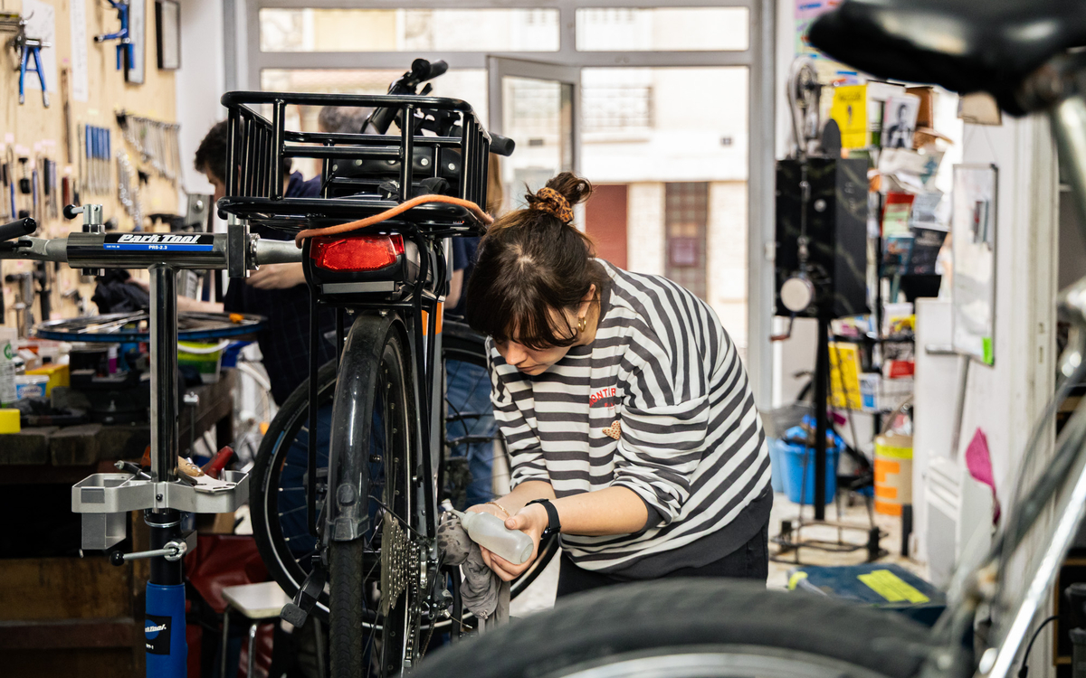 Atelier d'auto réparation de vélo
