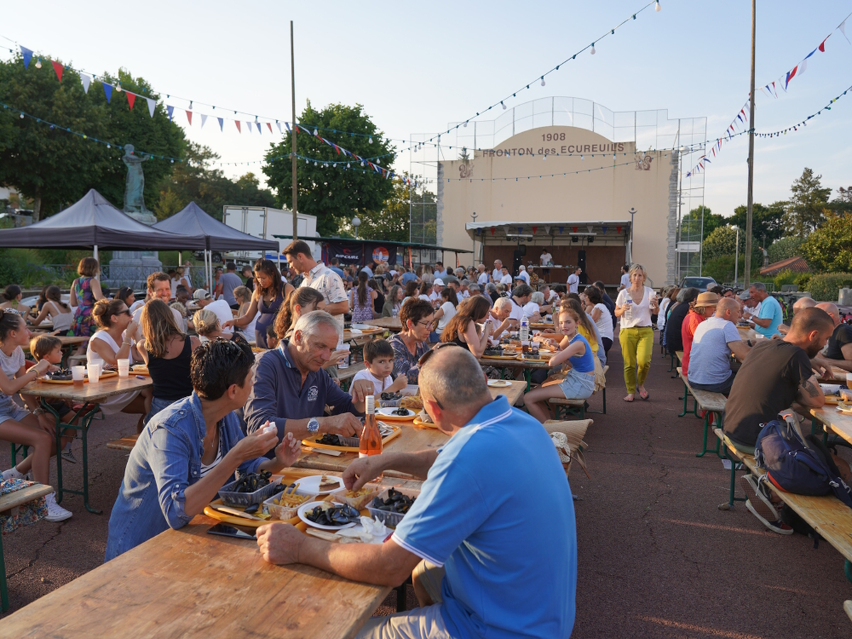 Repas au Fronton