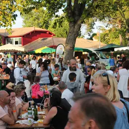 Repas au Marché des Producteurs de Pays à Biscarrosse-Ville