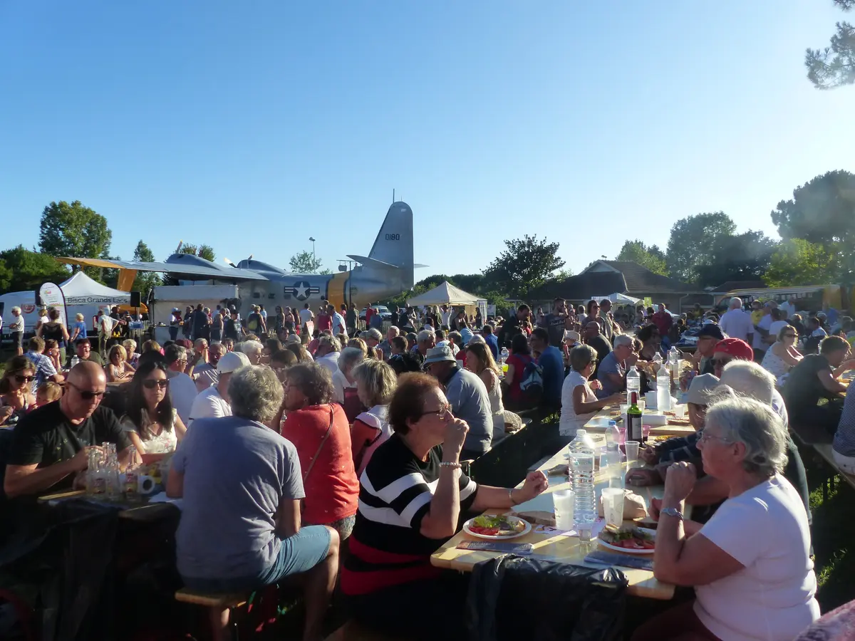 Repas au Marché des Producteurs de Pays au site Latécoère