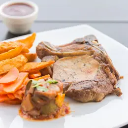 Repas cochonnaille par le Comité des Fêtes de Pineuilh