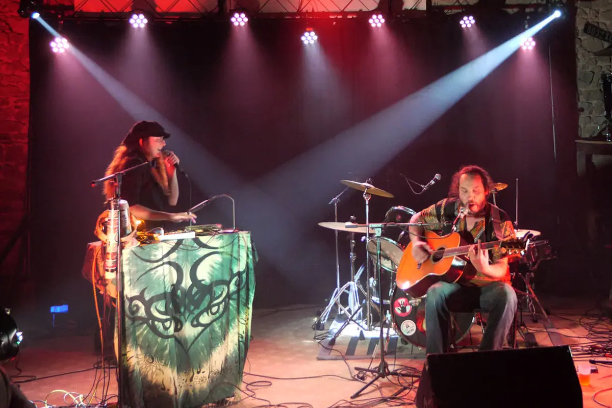 Repas du marché, Concert de Sang Conteste