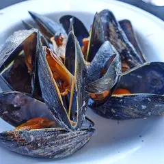Repas moules-friles à Allas-Les-Mines