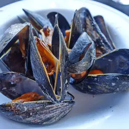 Repas moules-friles à Allas-Les-Mines