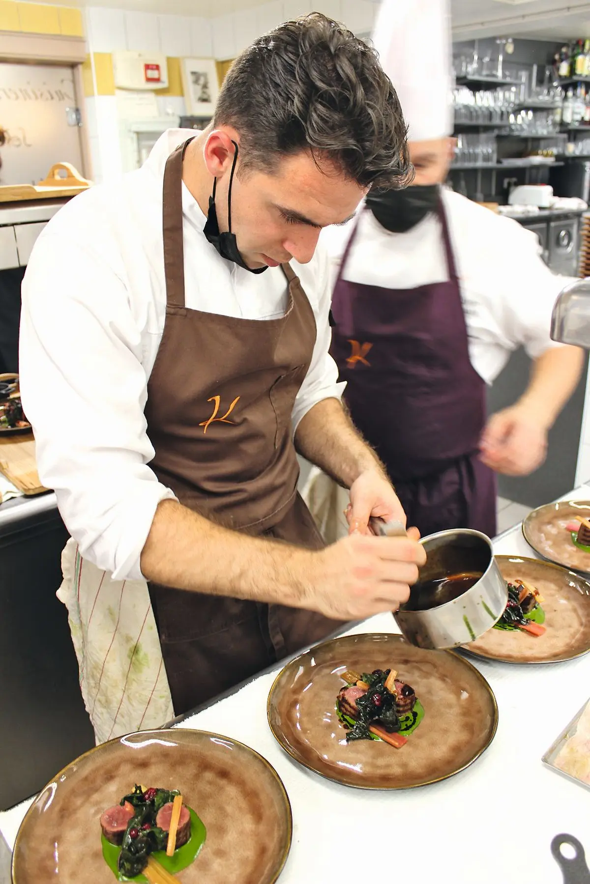 Le chef Josef Pindur en plein service