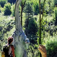Une centaine de dinosaures peuplent le parc préhistorique du Dino-Zoo DR