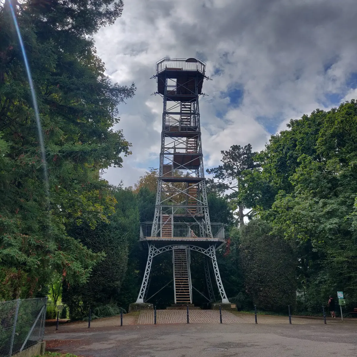 Retrouver la vue depuis la tour du Belvédère