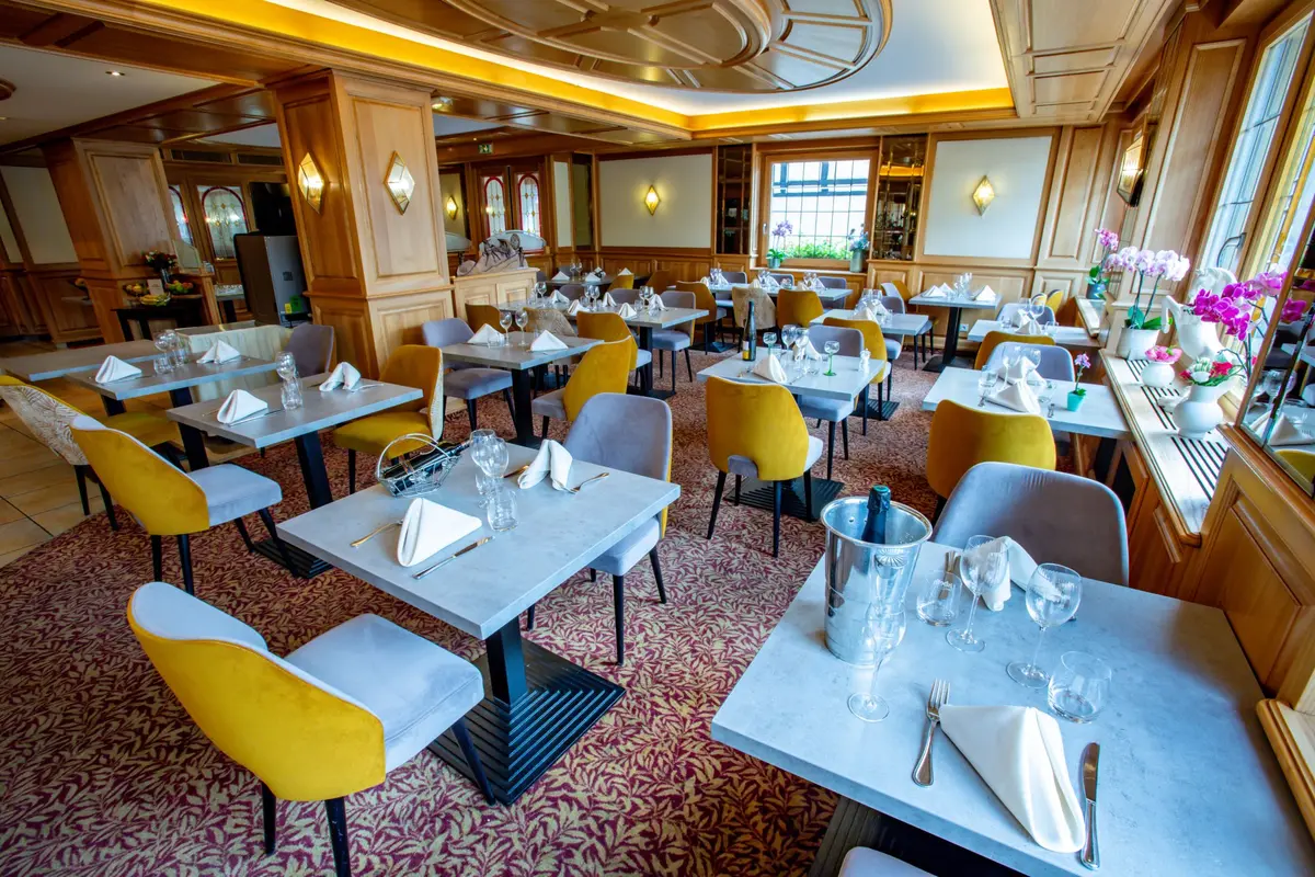 La salle du restaurant Au Cheval Blanc à Baldersheim