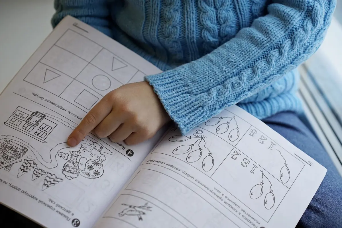 Le cahier de vacances reste l'outil plébiscité par les familles : 96 % des parents déclarent y avoir recours.