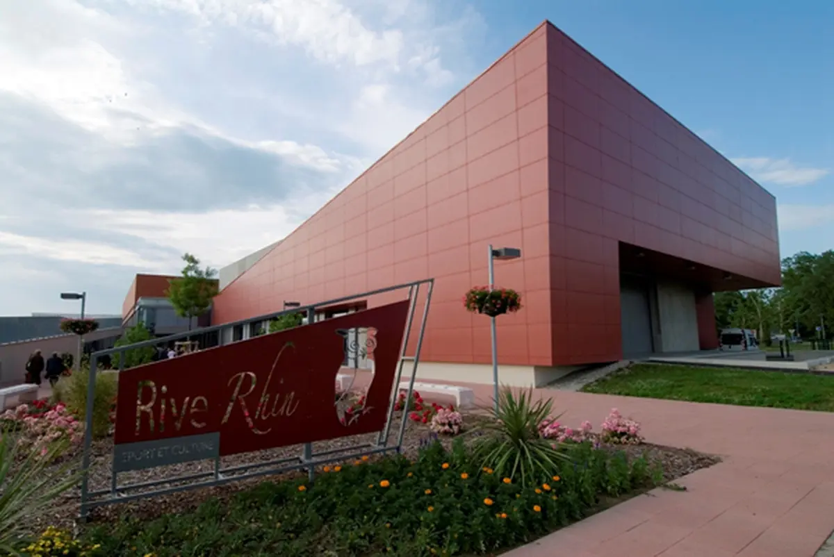 Le RiveRhin, le complexe culturel et sportif de Village-Neuf