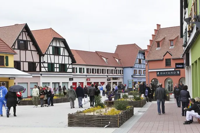 On se retrouve au cœur d\'un véritable village alsacien, entièrement consacré au shopping ! 