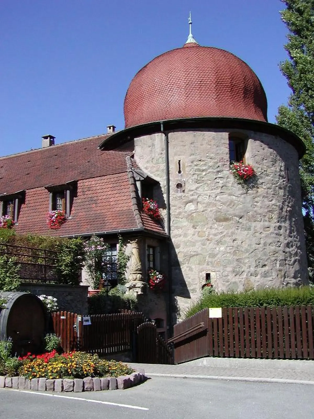 La Tour des Sorcières, sur la Place Zussy à Thann
